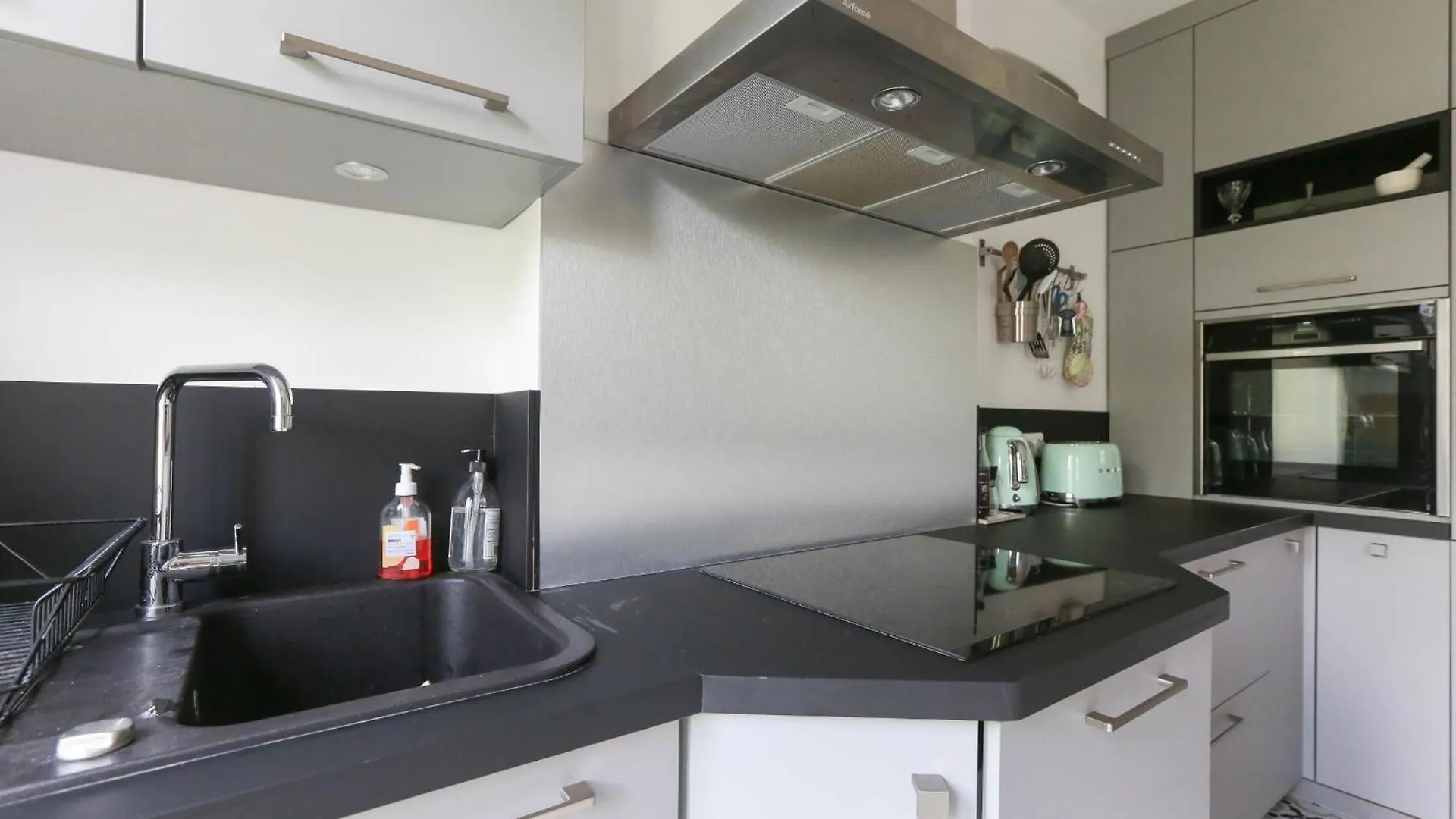 Bright And Charming Accommodation In The 12Th باريس 0*,